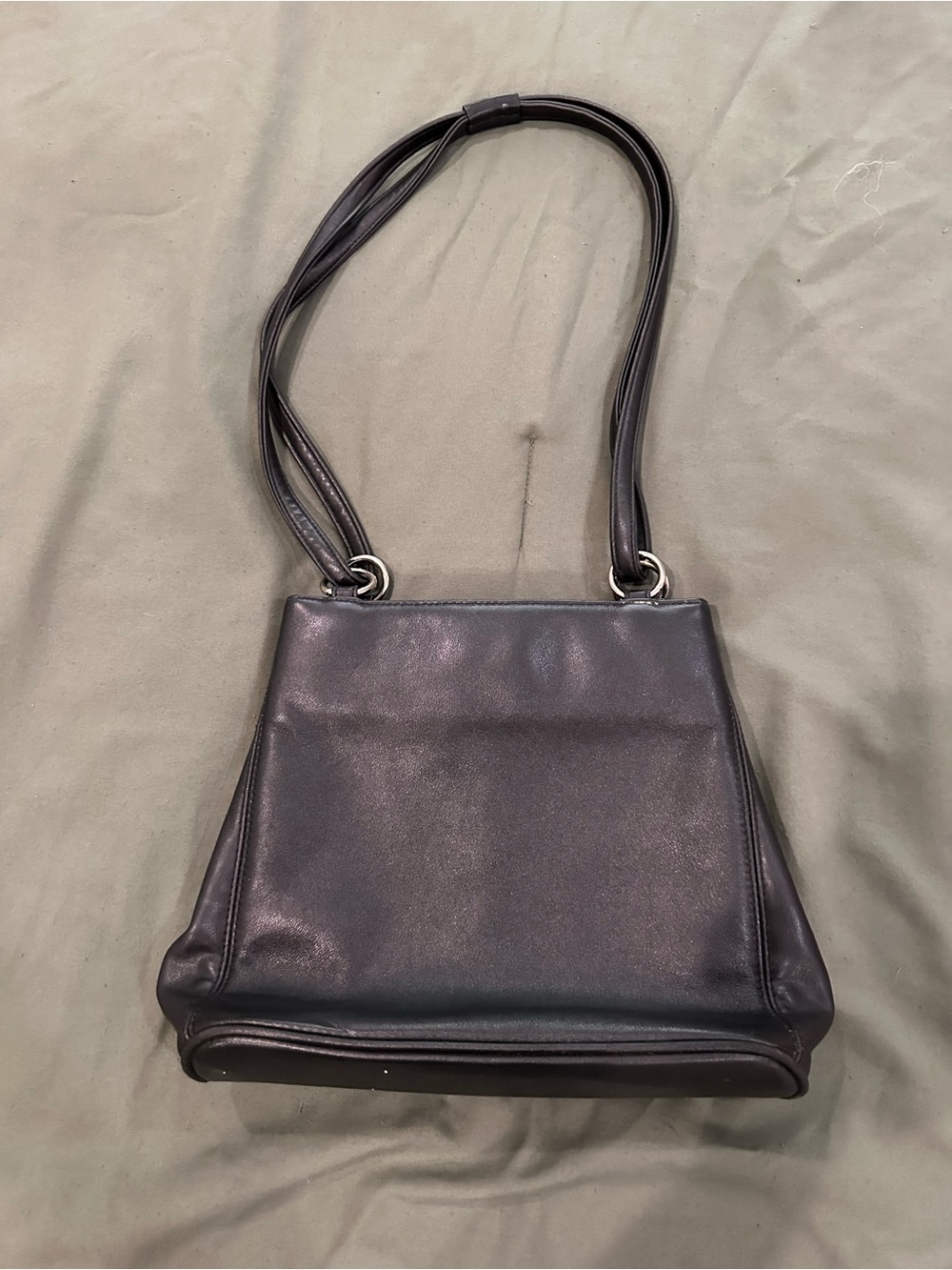 Elegant Black Leather Shoulder Bag with Double Straps